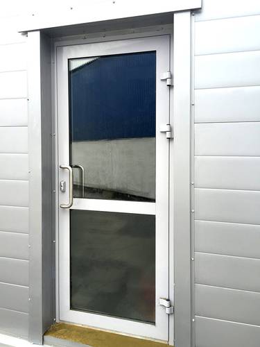 Однопольная дверь с импостом